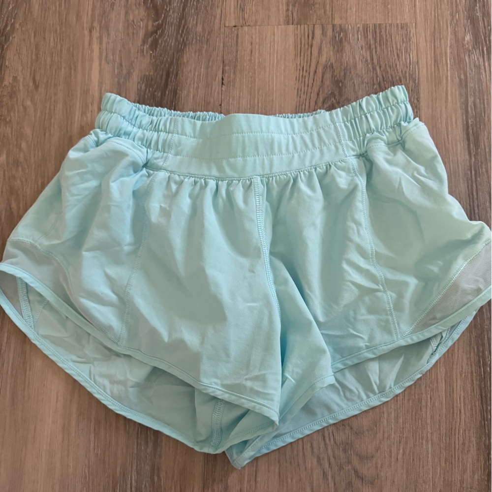 Lululemon Hotty Hot Shorts - Great Condition - 4 - 2.5 inch